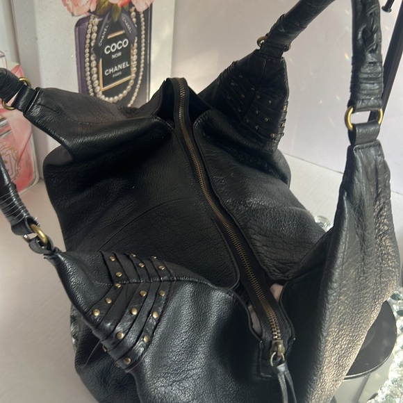 AVAROSE Unique Elegant Black Leather shoulder bag - Picture 11 of 12